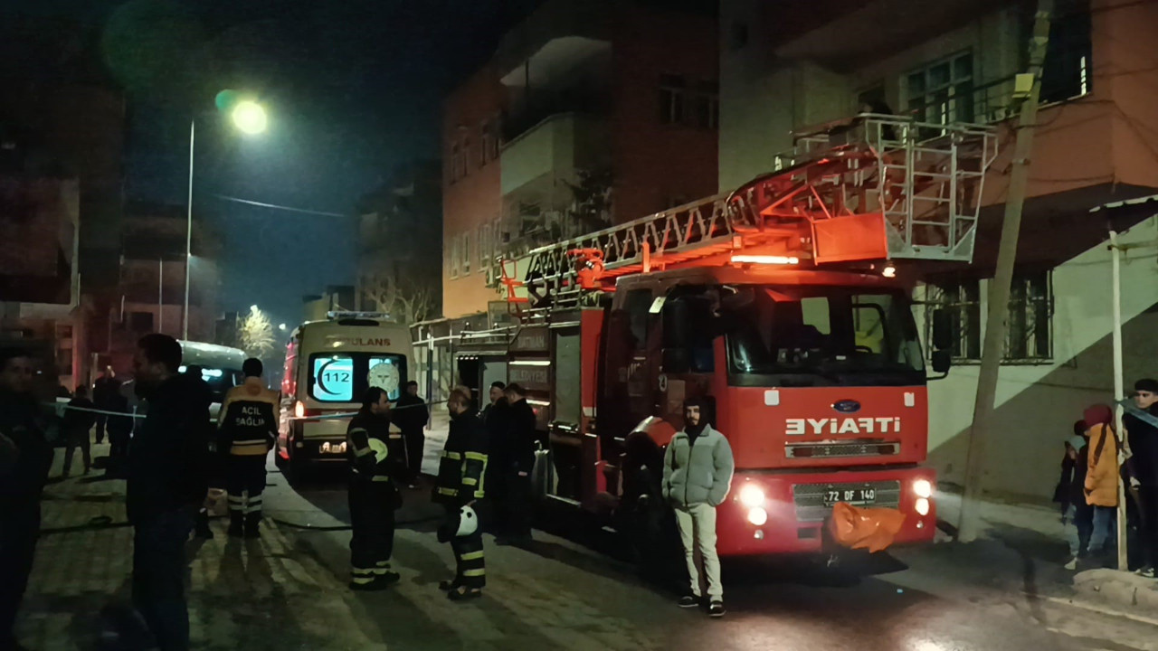 Yatalak hasta yangında öldü