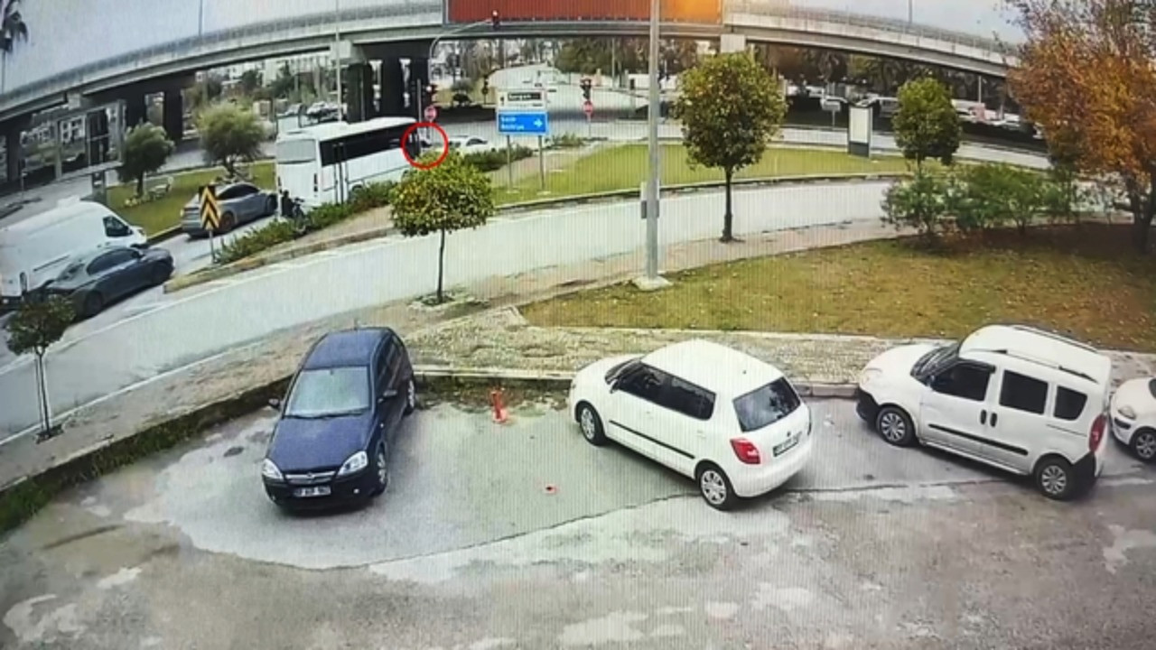 İyi niyet kazayla bitti! Kavşak savaş alanına döndü: 4 yaralı