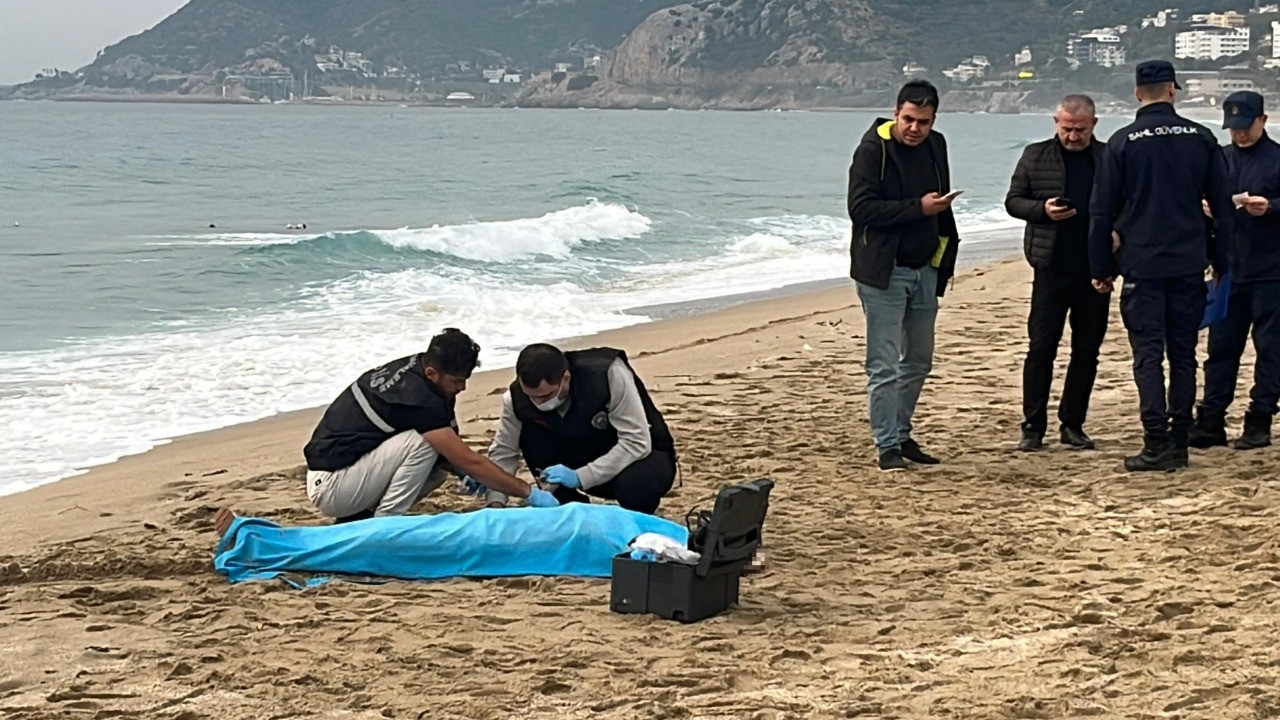 Endonezya uyruklu kadın sahilde ölü bulundu