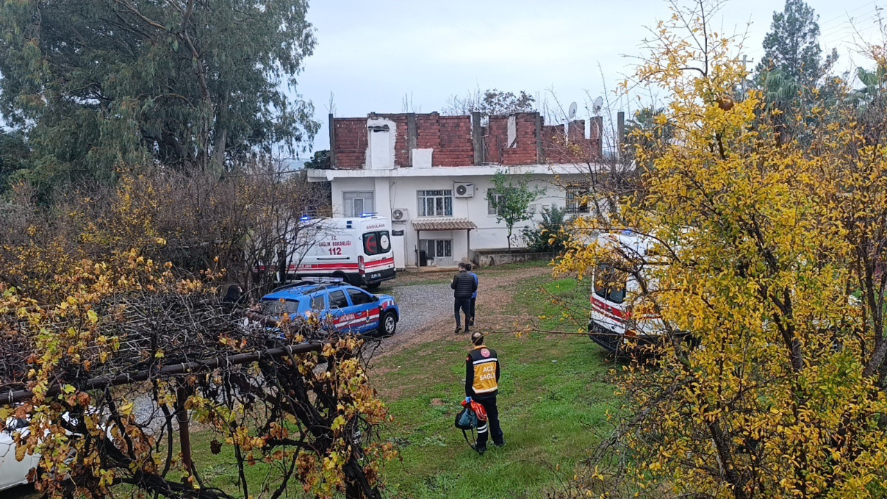 Babası ve yengesini vurdu, sağlık ekiplerini eve almadı