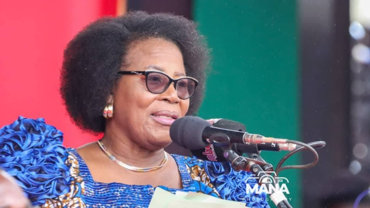 Başkan Yardımcısı'nın pahalı İngiltere seyahati ülkeyi karıştırdı