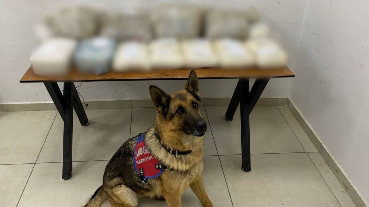 Hakkari'de 23 kilo 650 gram uyuşturucu ele geçirildi