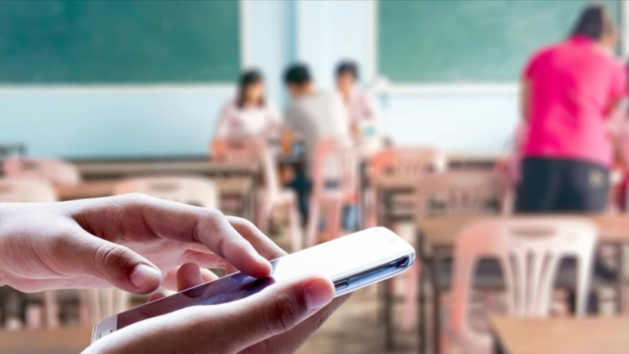 MEB yazı gönderdi: Fenomen öğretmenlere inceleme