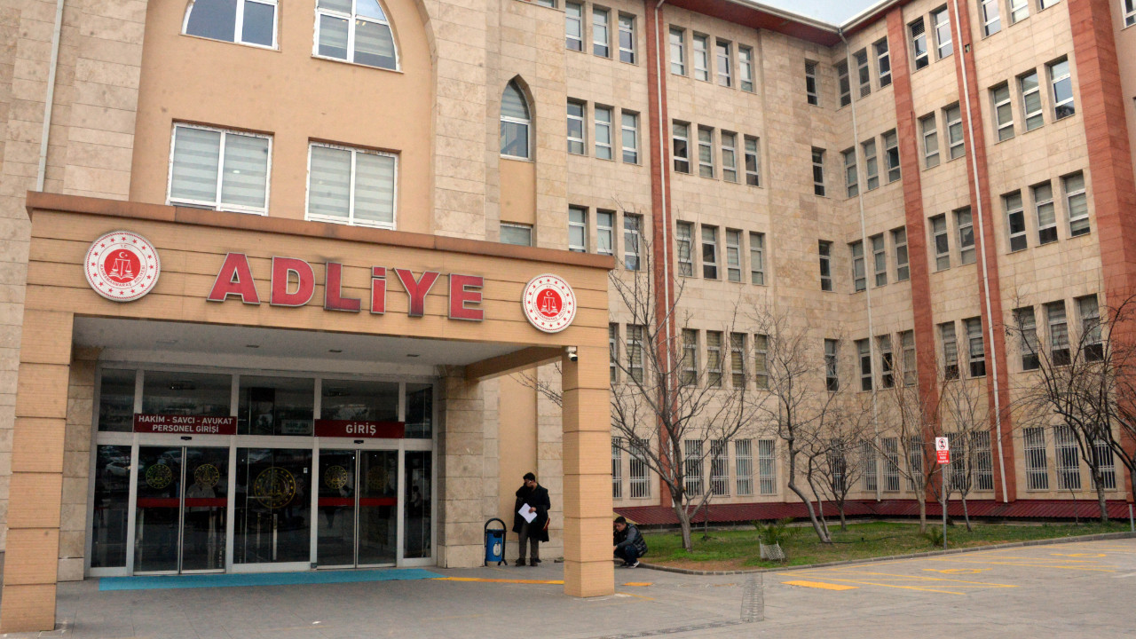 Yapay zekayla fotoğrafları değiştirmişlerdi: Okuldan da atıldılar