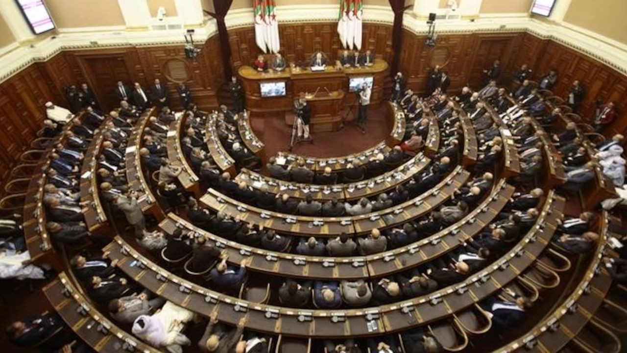 130 yıllık sömürgeciliği suç ilan ettiler