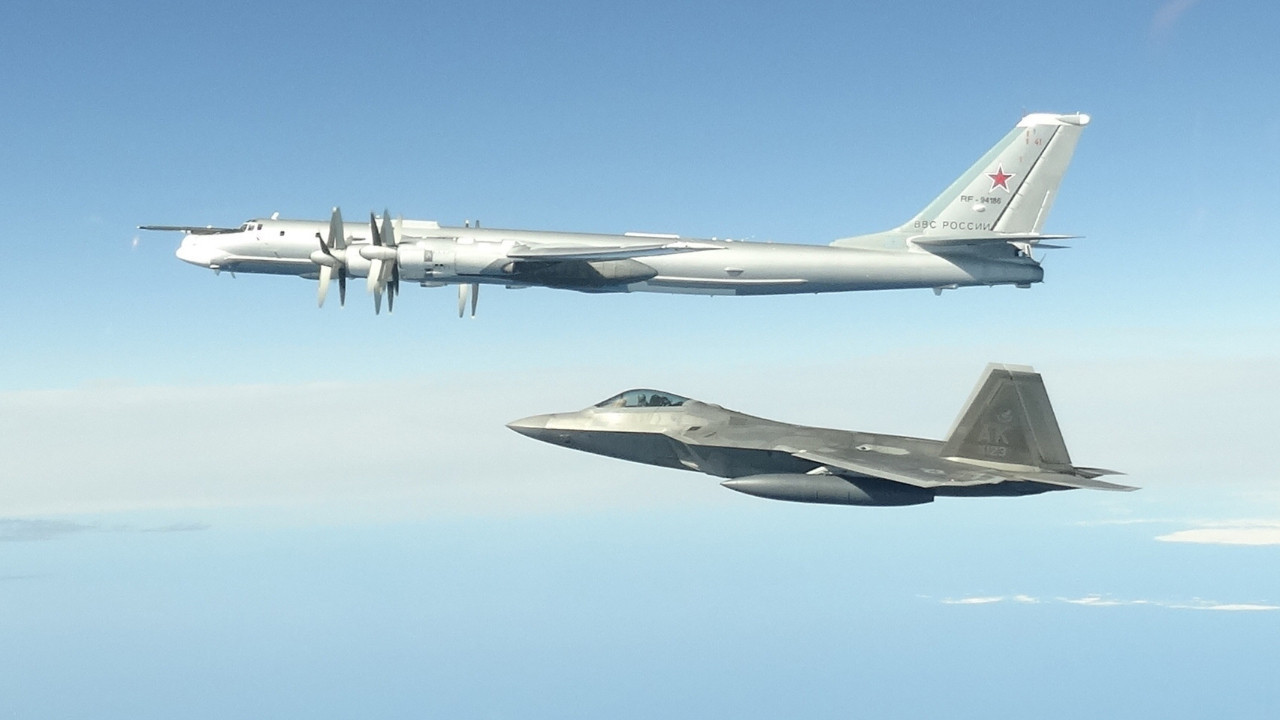 Rusya'dan AB'yi tedirgin eden hamle: Bombardıman uçakları havalandı