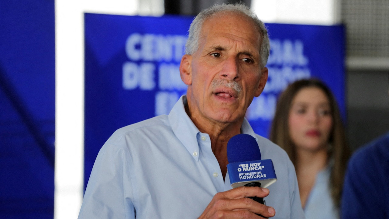 Seçimden haftalar sonra devlet başkanı resmen duyuruldu