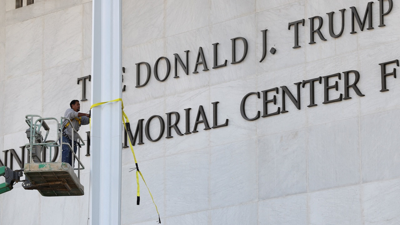 Trump, sanat dünyasını dehşete düşürdü: Konser iptal edildi