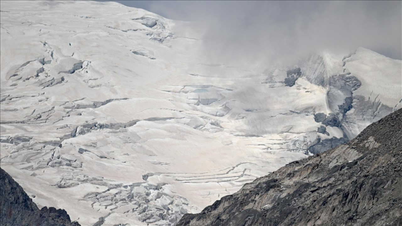 Dağda kaybolan 4 kişinin cesedi bulundu