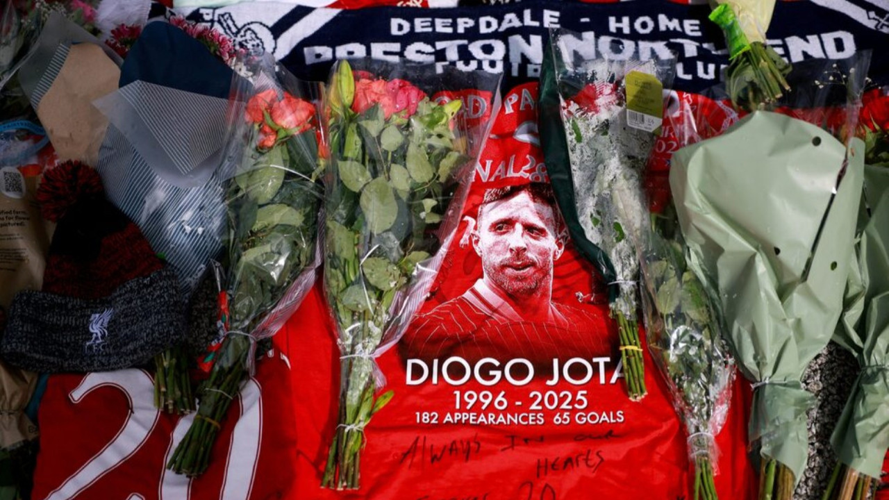 Liverpool-Wolverhampton maçında Jota'nın çocukları sahada