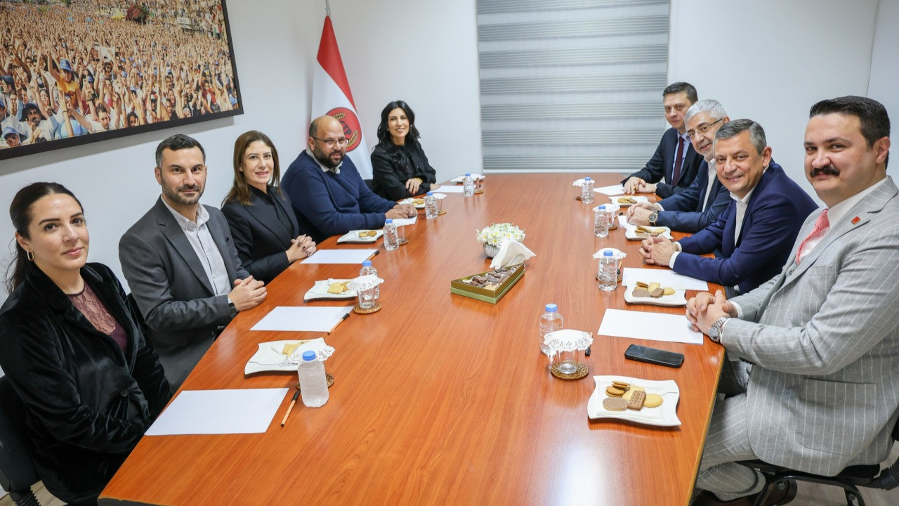 Özgür Özel KKTC'de