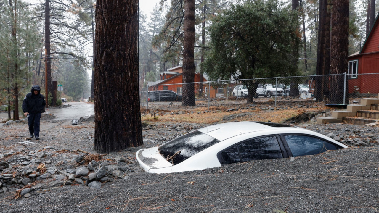 6 aylık yağmur üç günde yağdı, evler çamura gömüldü