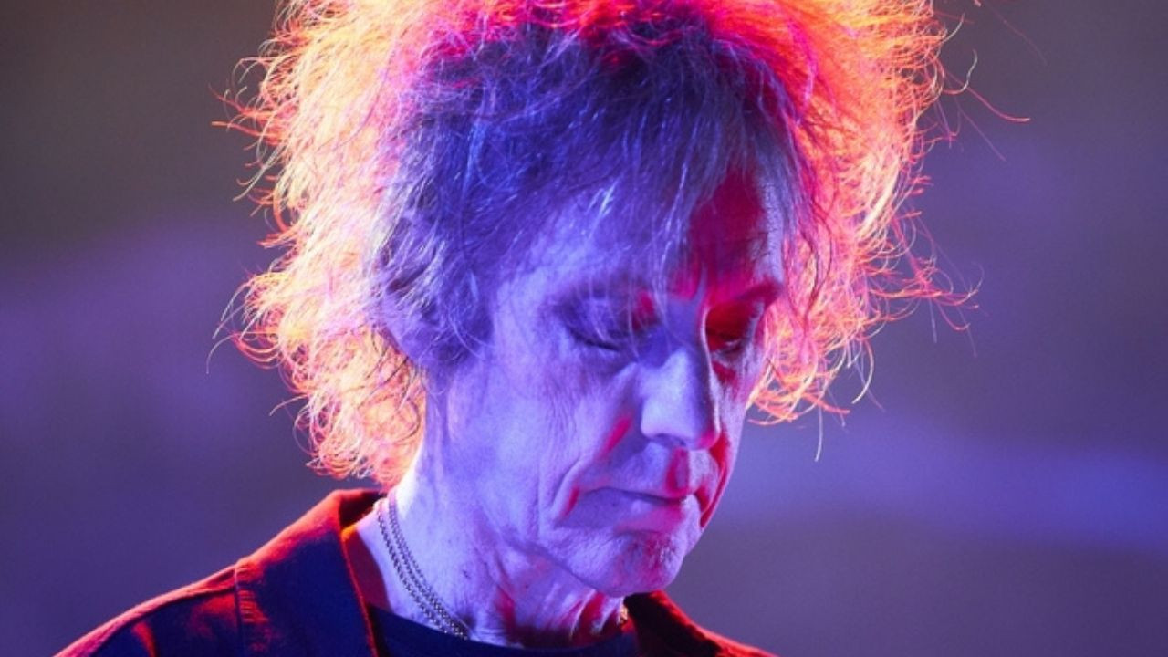 Efsane rock grubu The Cure'un gitaristi öldü