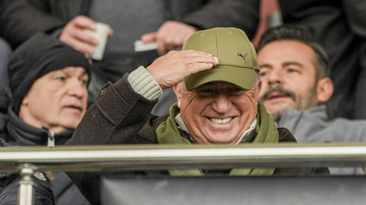 Fatih Terim sürprizi: Maçı tribünden izledi