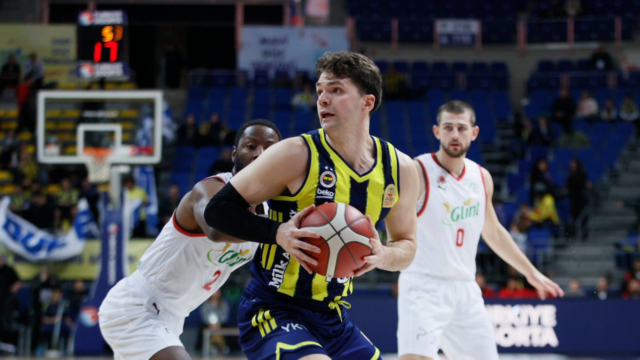 Fenerbahçe evinde rahat kazandı: 93-79