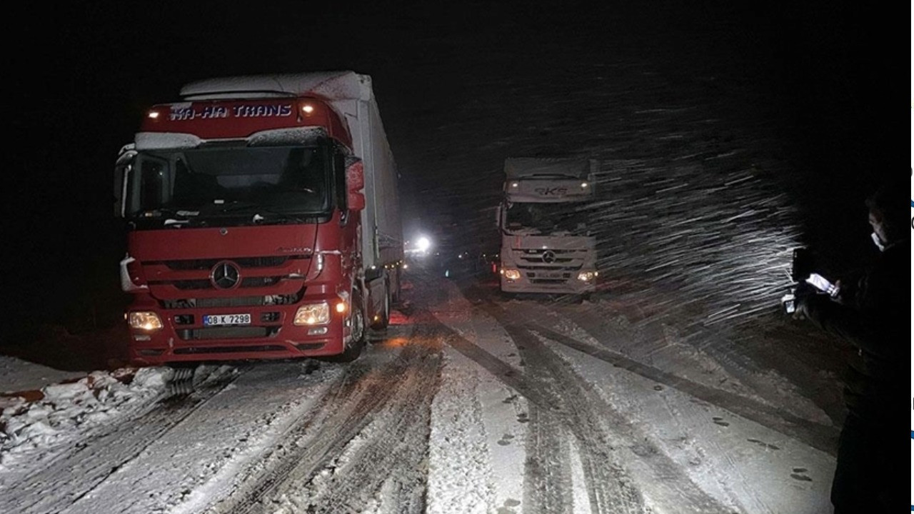İki kent arası TIR trafiğine kapatıldı