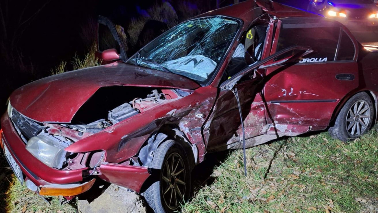 İki otomobil çarpıştı: Ölü ve yaralılar var