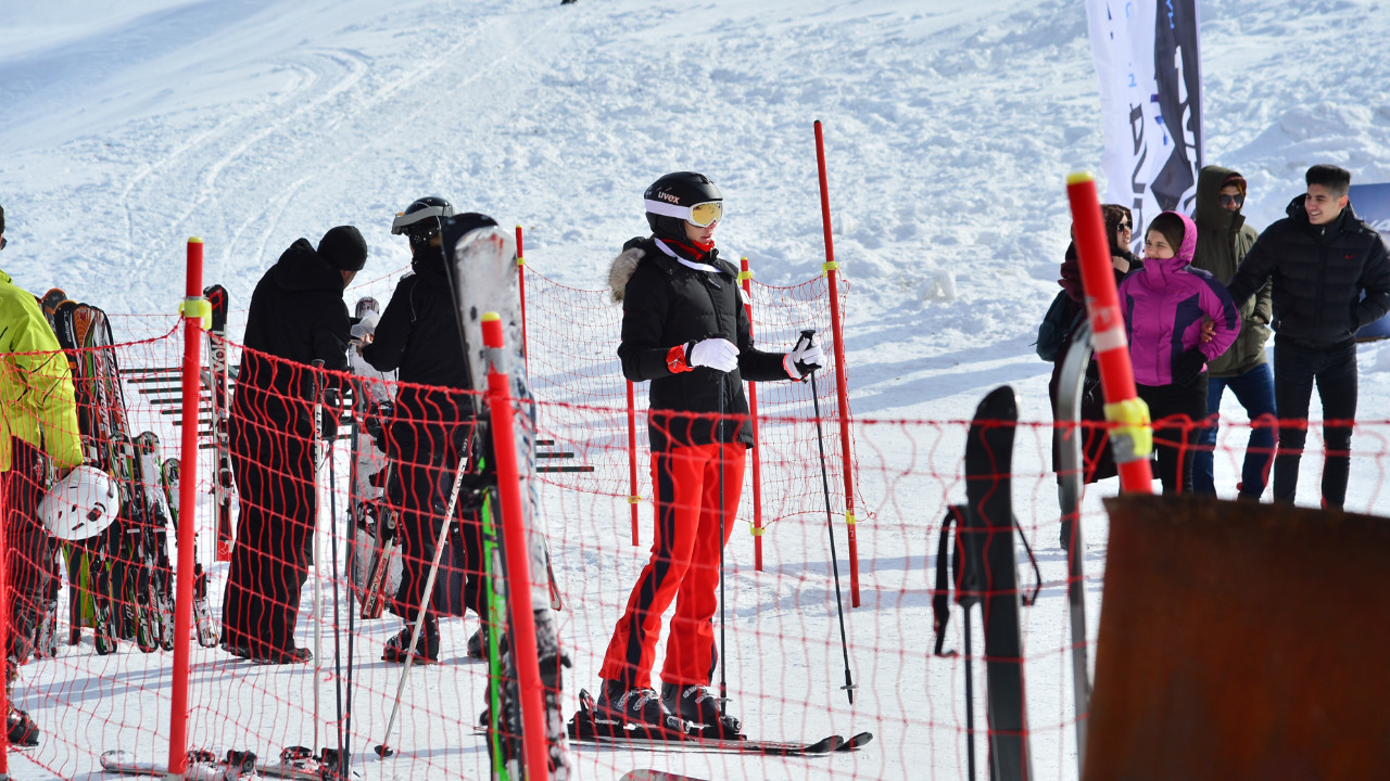 Kayak severlere tuzlu fatura: Uludağ’da yılbaşı 88 bin lira!