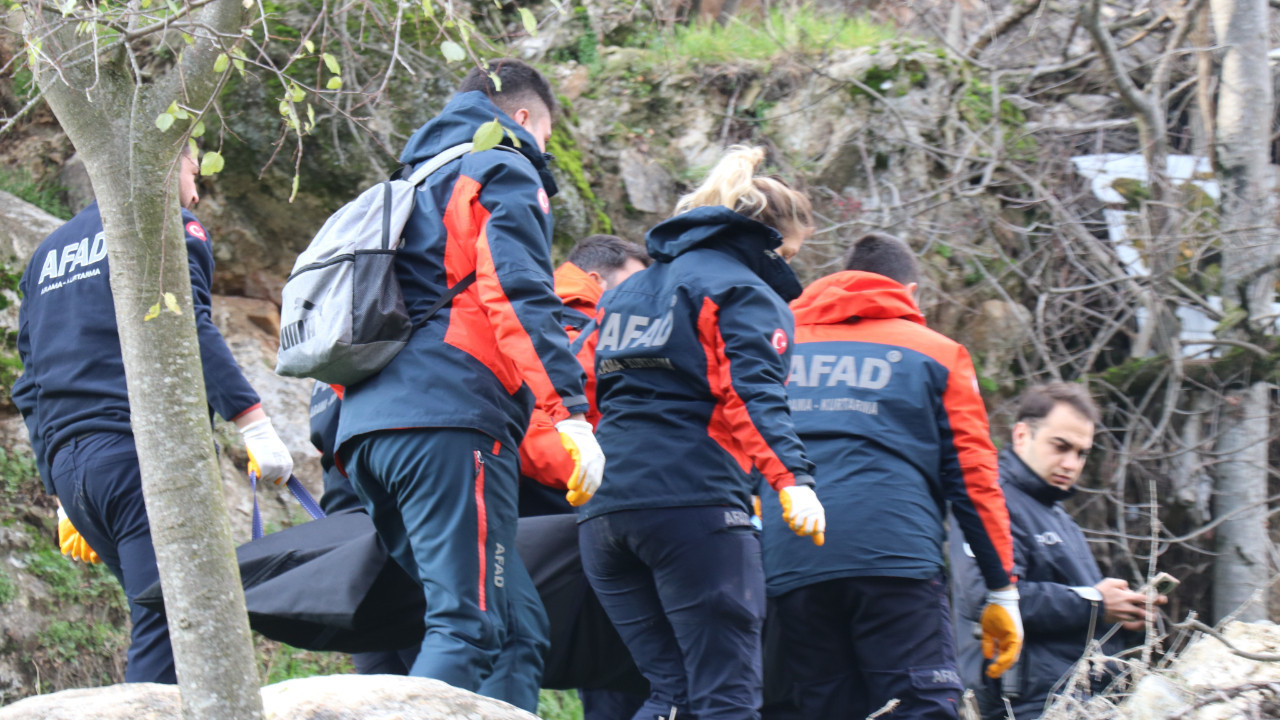 Kaybolan yaşlı adam dere kenarında ölü bulundu