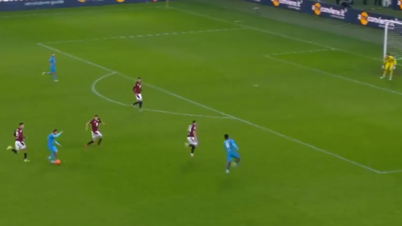 Semih Kılıçsoy'dan inanılmaz gol: 2'de 2 yaptı