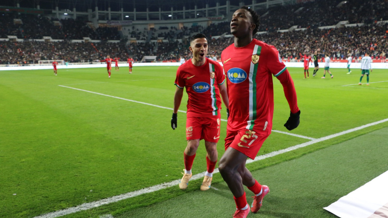 2 penaltı kaçıran Amedspor, Iğdır'ı 3 golle geçti