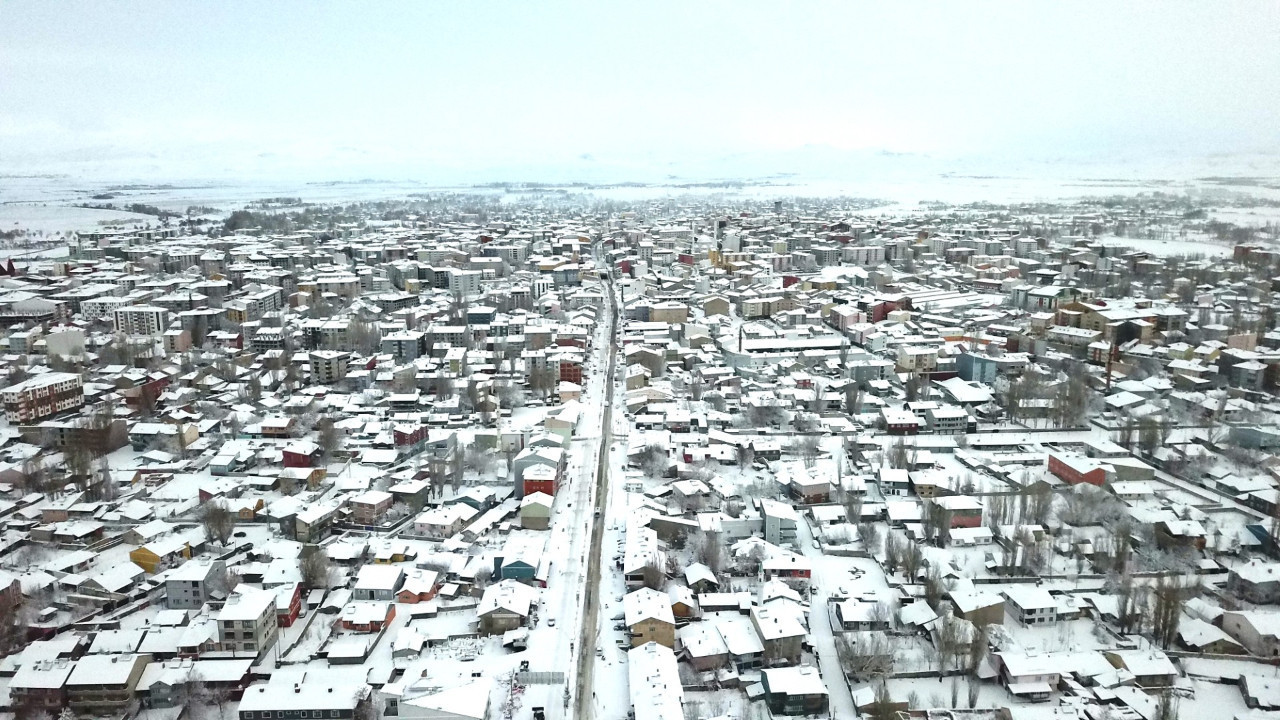 Kar doğuyu esir aldı: Binlerce noktaya ulaşılamıyor