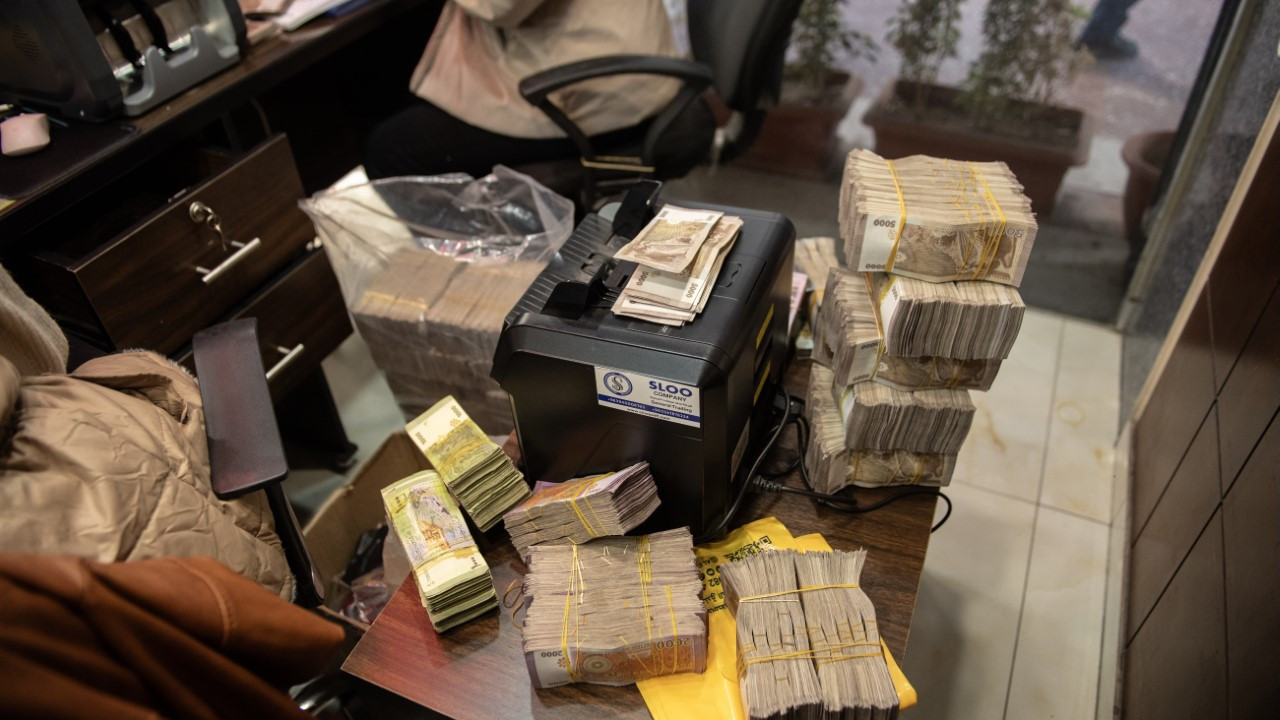 Komşuda yeni dönem başlıyor