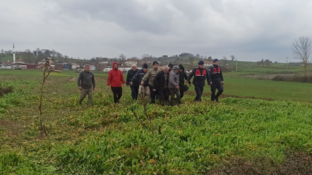 Tarlada ölü bulundu