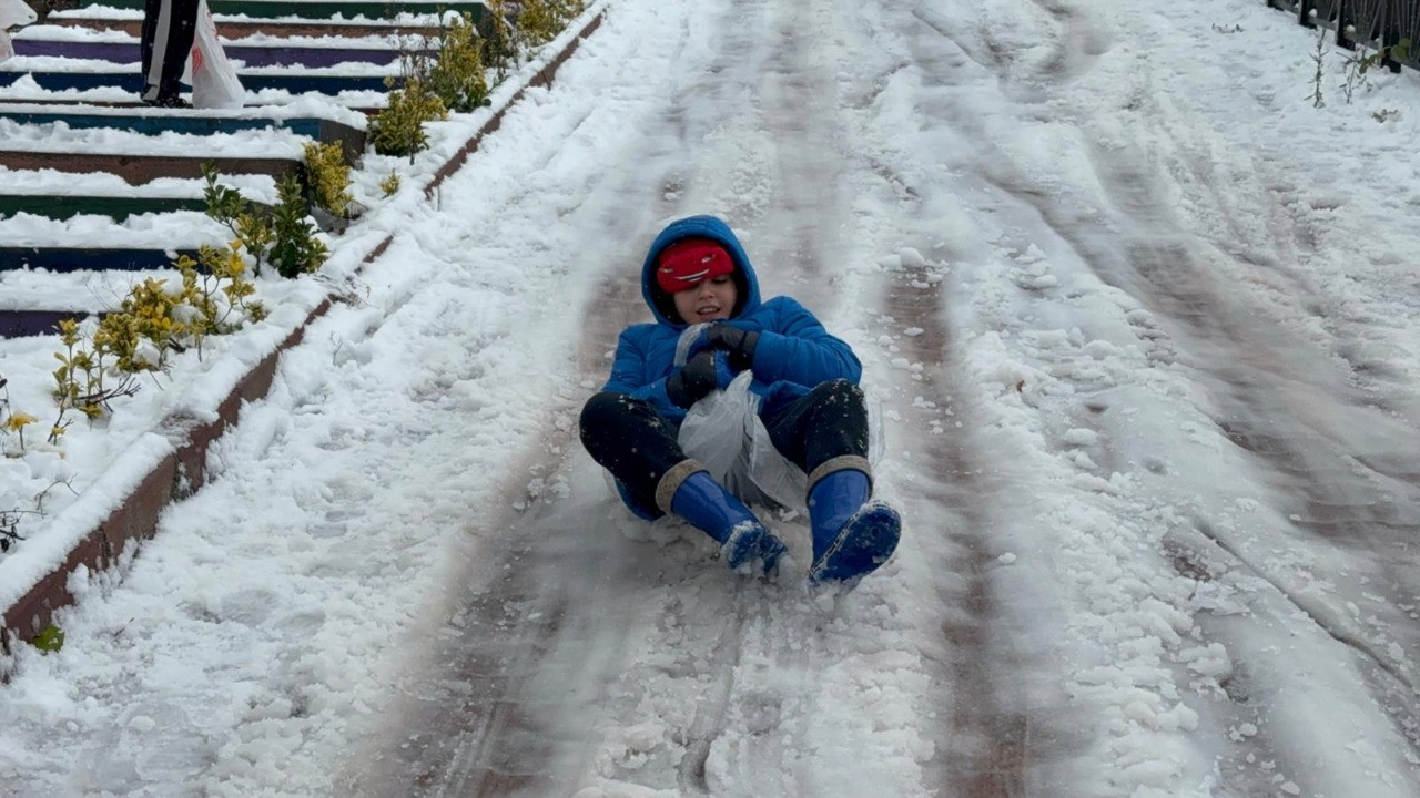 Zonguldak'ta okullar yarın tatil