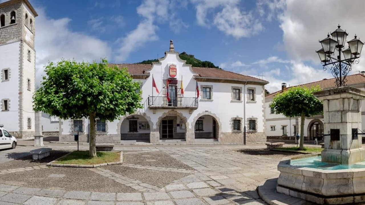 Piyangoda kazandığı büyük ödülü alamayan küçük kasaba birbirine girdi