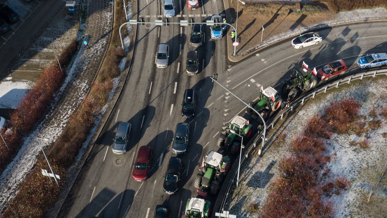 Çiftçiler sokağa döküldü: Anlaşmayı protesto ettiler