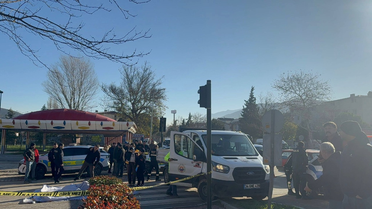 Hafriyat kamyonunun altında kalan bisikletli yaşamını yitirdi