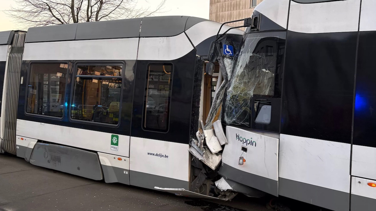 İki tramvay çarpıştı: Çok sayıda yaralı var
