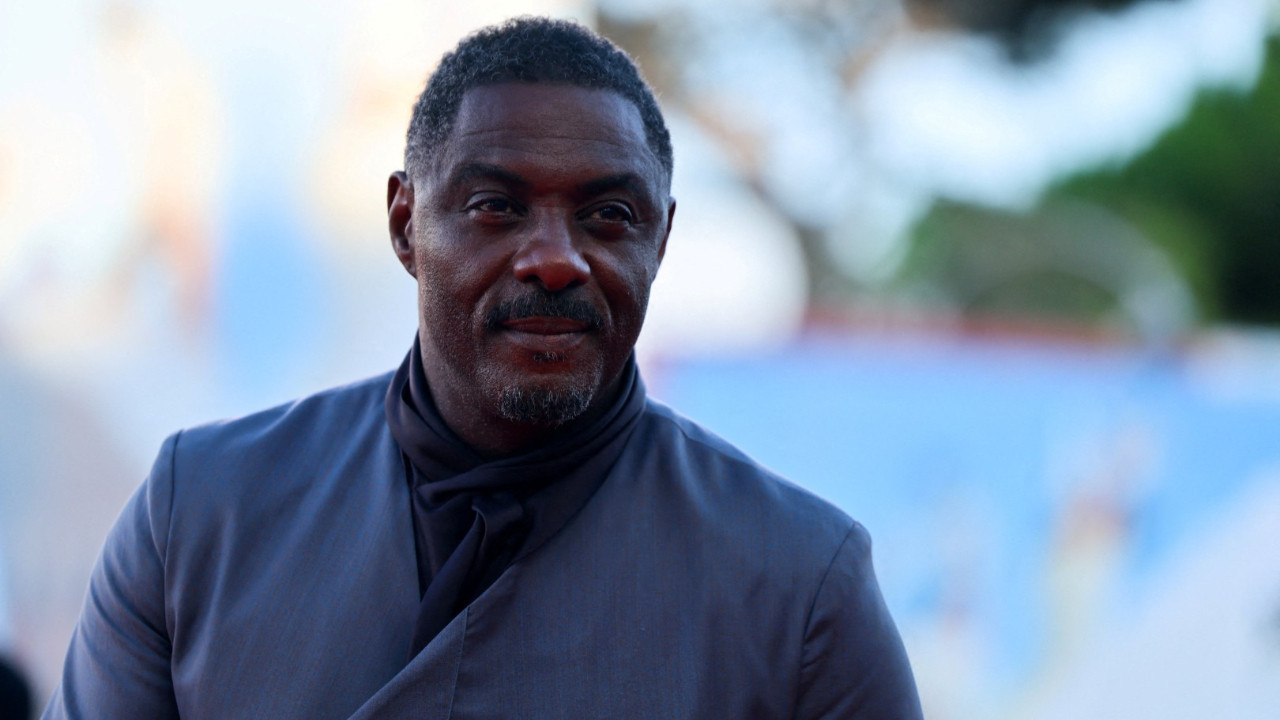 Kral, ünlü aktörü şövalye ilan etti