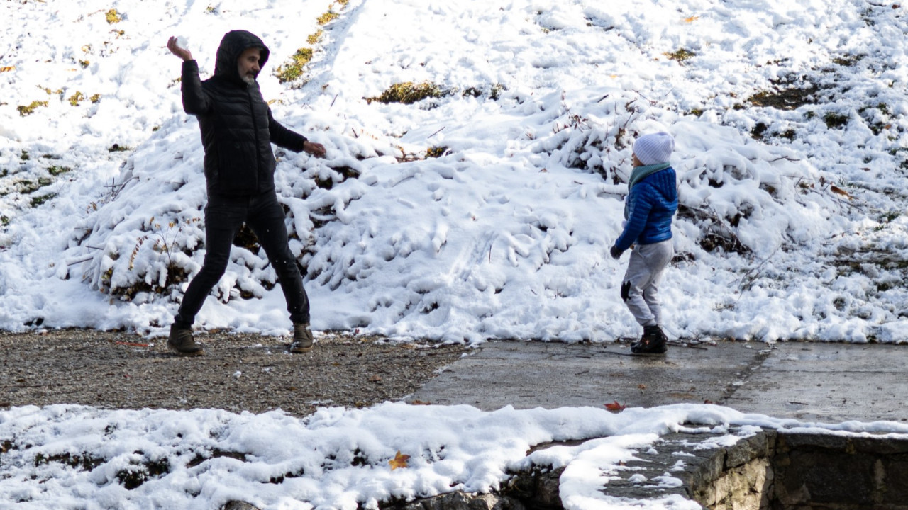 Meteoroloji 22 il için alarm verdi: Kuvvetli yağış, fırtına ve kar geliyor