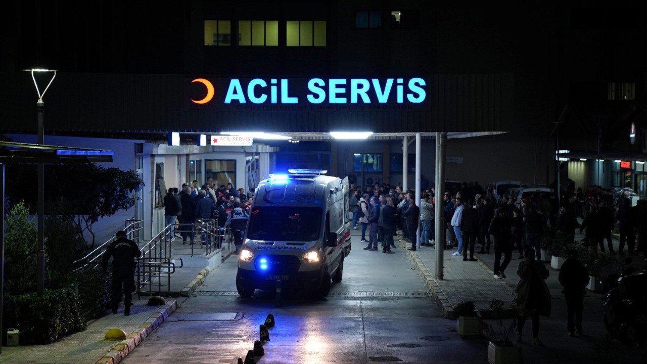 Uçuruma yuvarlanan cipteki 2 kişi hayatını kaybetti