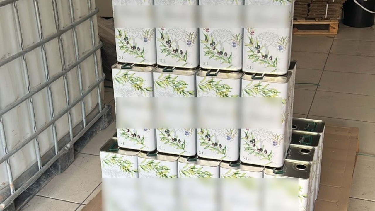 Yağ şişesine kaçak içki gizlemişler