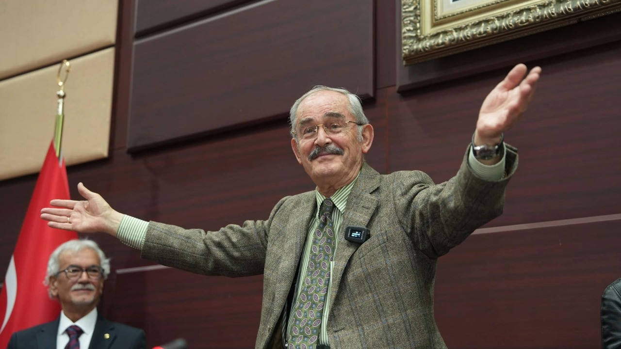 Yılmaz Büyükerşen siyaseti bıraktı