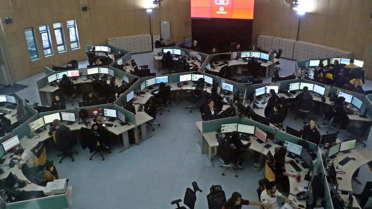 112'ye gelen ihbarlar: Fare insana dönüştü, ne yapmalıyım?