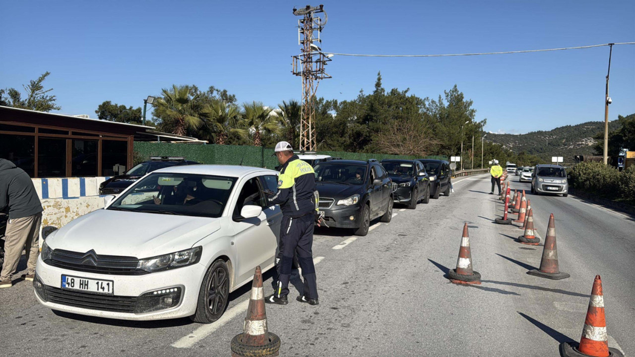 Bodrum'a son 24 saatte 10 bin araç giriş yaptı