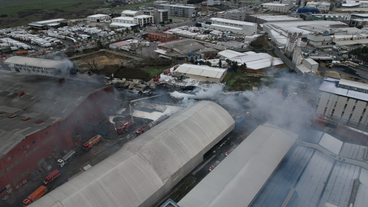 Geceyi aydınlattı, sabaha kadar yandı