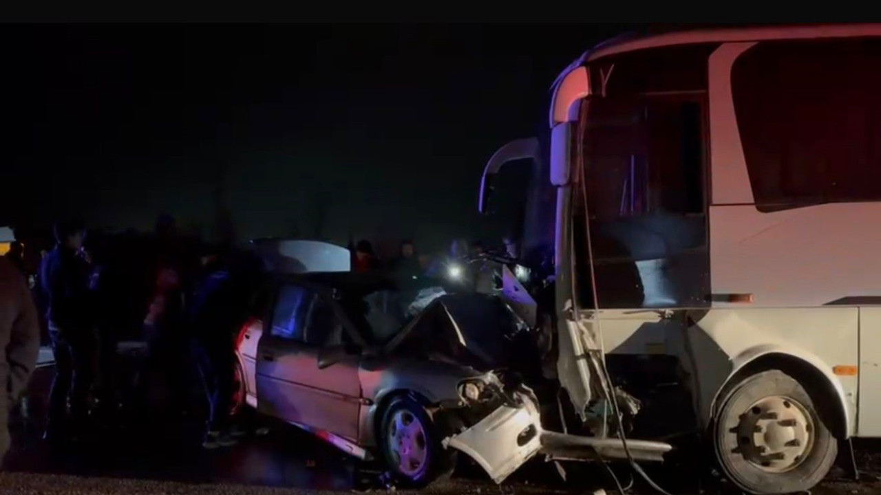 İşçi servisi kaza yaptı: Ölü ve yaralılar var