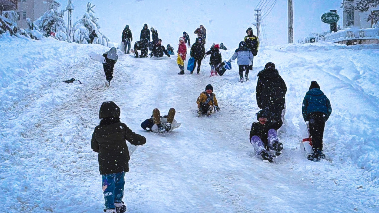Kar etkisini artırdı, tatil haberleri peş peşe geldi
