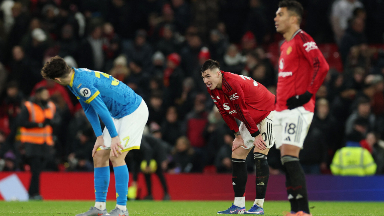 Manchester United, son sıradaki Wolverhampton'ı yenemedi: Rakibine can simidi oldu