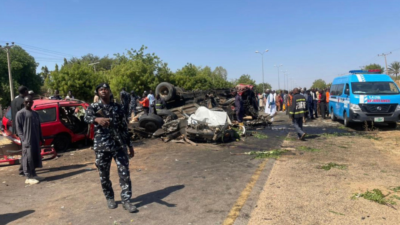 Zincirleme kaza faciası: En az 17 ölü var