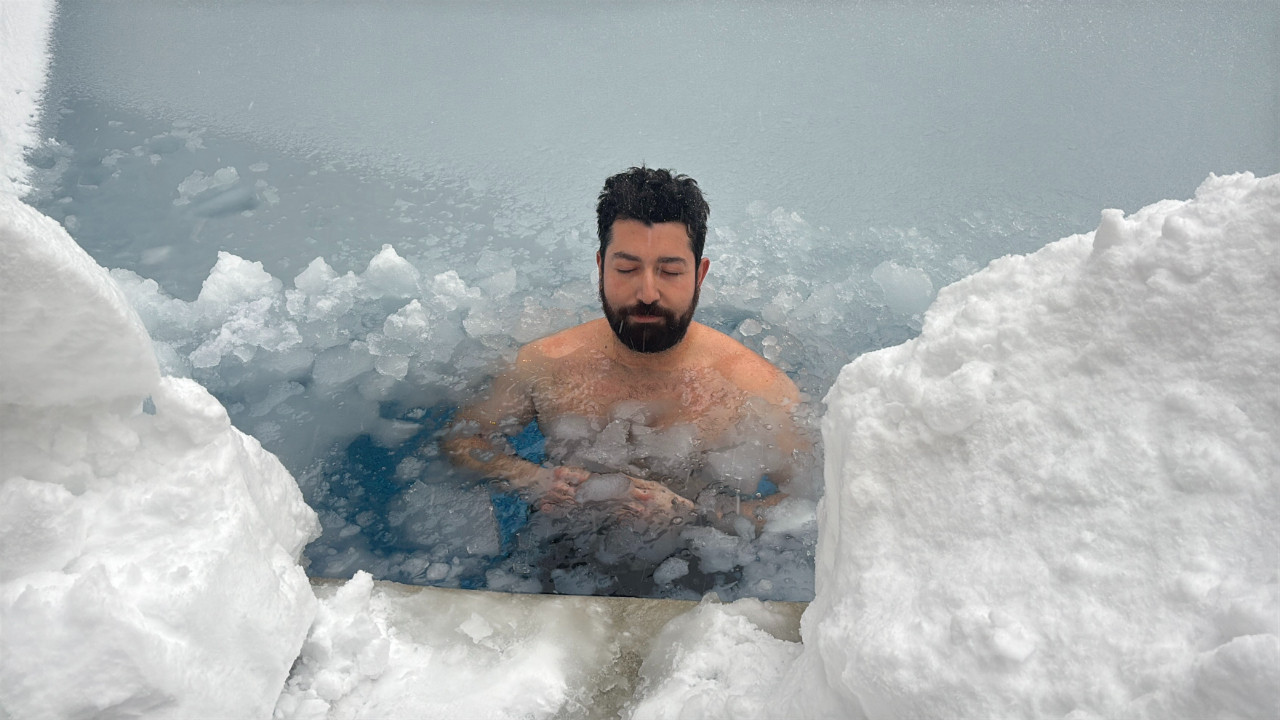 Eksi 10 derecede buz banyosu