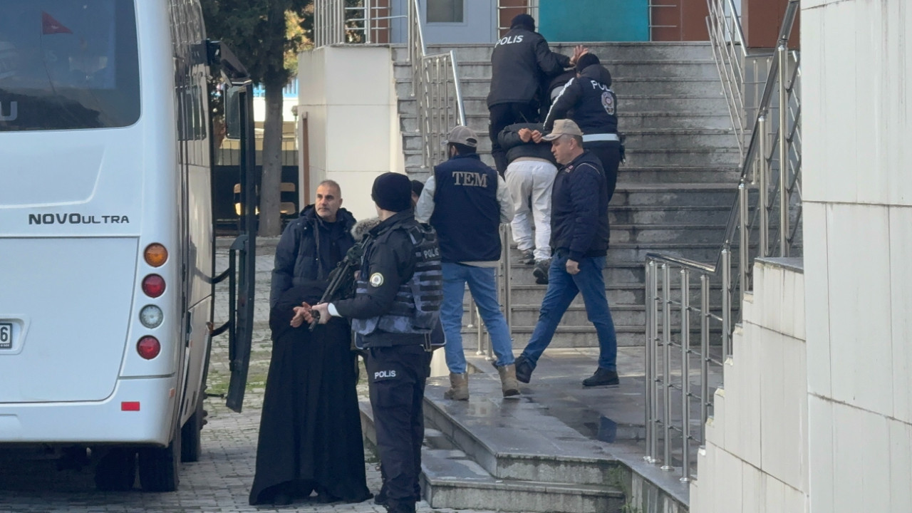 Hücre evinden çıkan IŞİD'li kadınlar adliyede