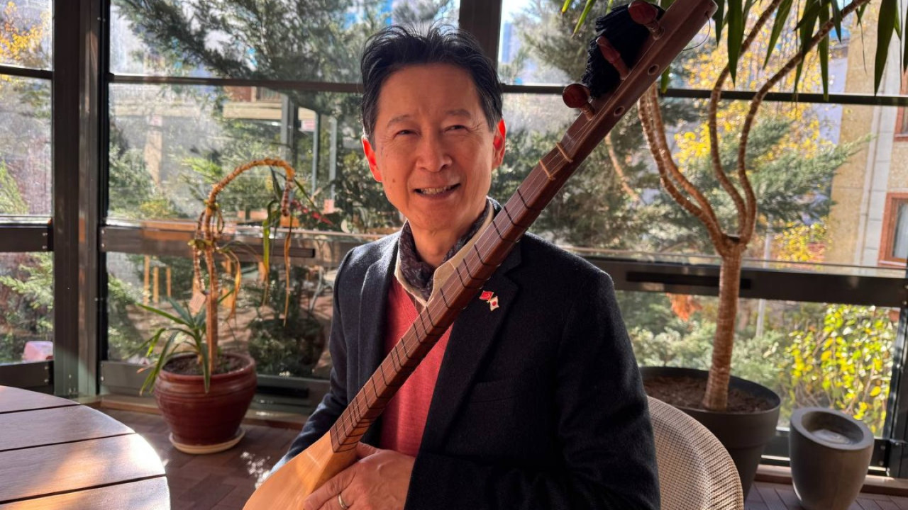 Japon sanatçı bağlama için 12 bin km uzaktan geldi