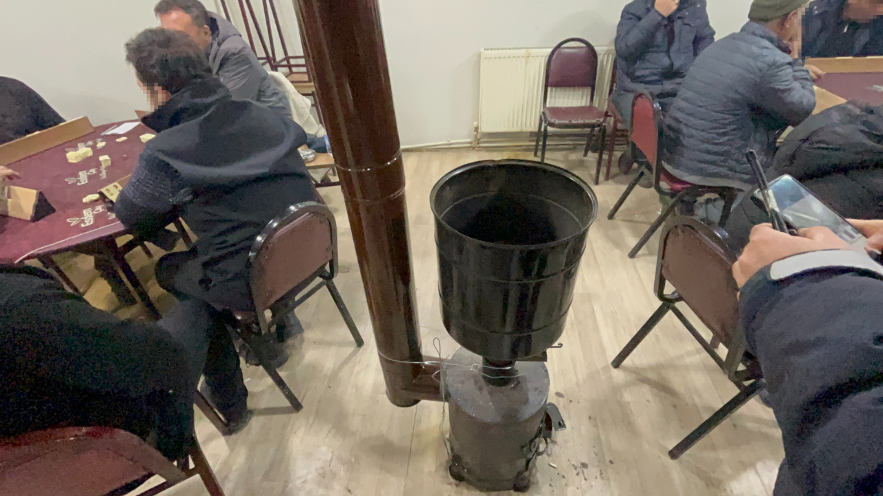 Kıraathaneden sızan gaz hastanelik etti