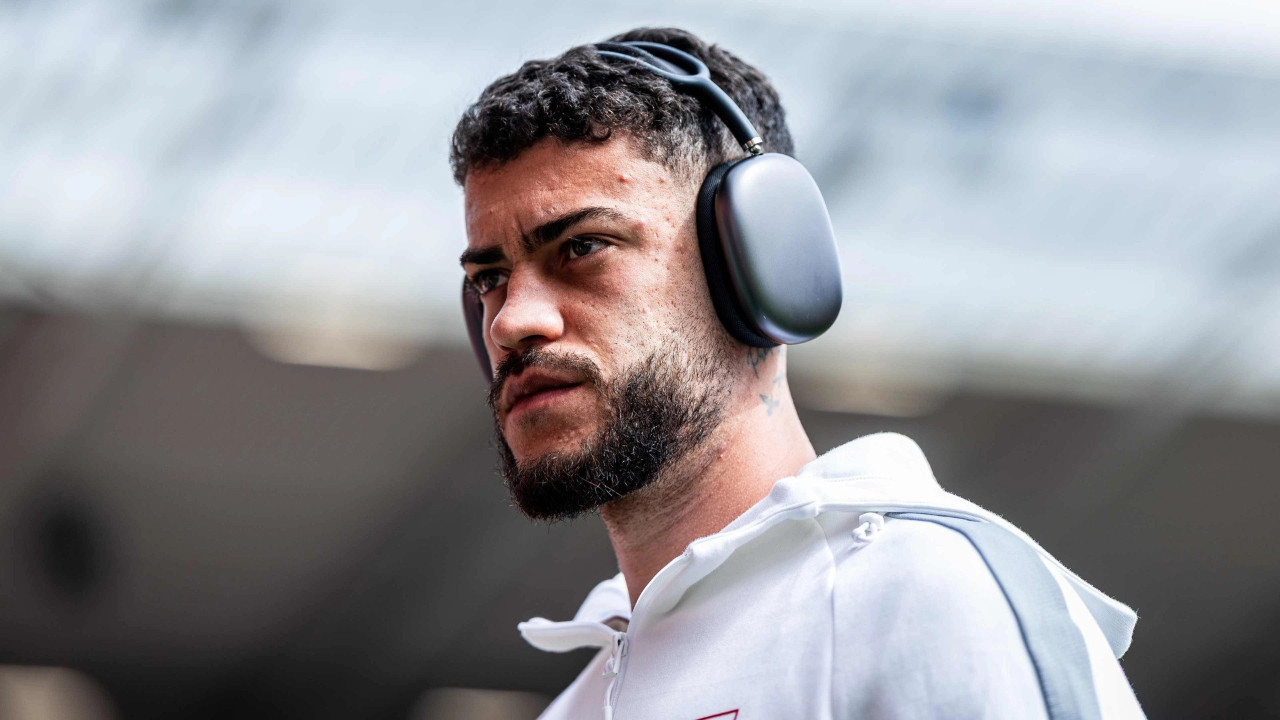 Romulo, Fenerbahçe formasını giydi: '2025 hayallerin gerçekleştiği yıldı'